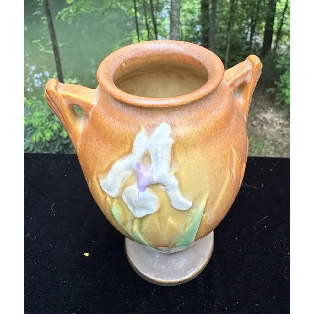 Lovely Vintage 1950’s Roseville Pink Iris Pattern Orange Ceramic Vase -A72